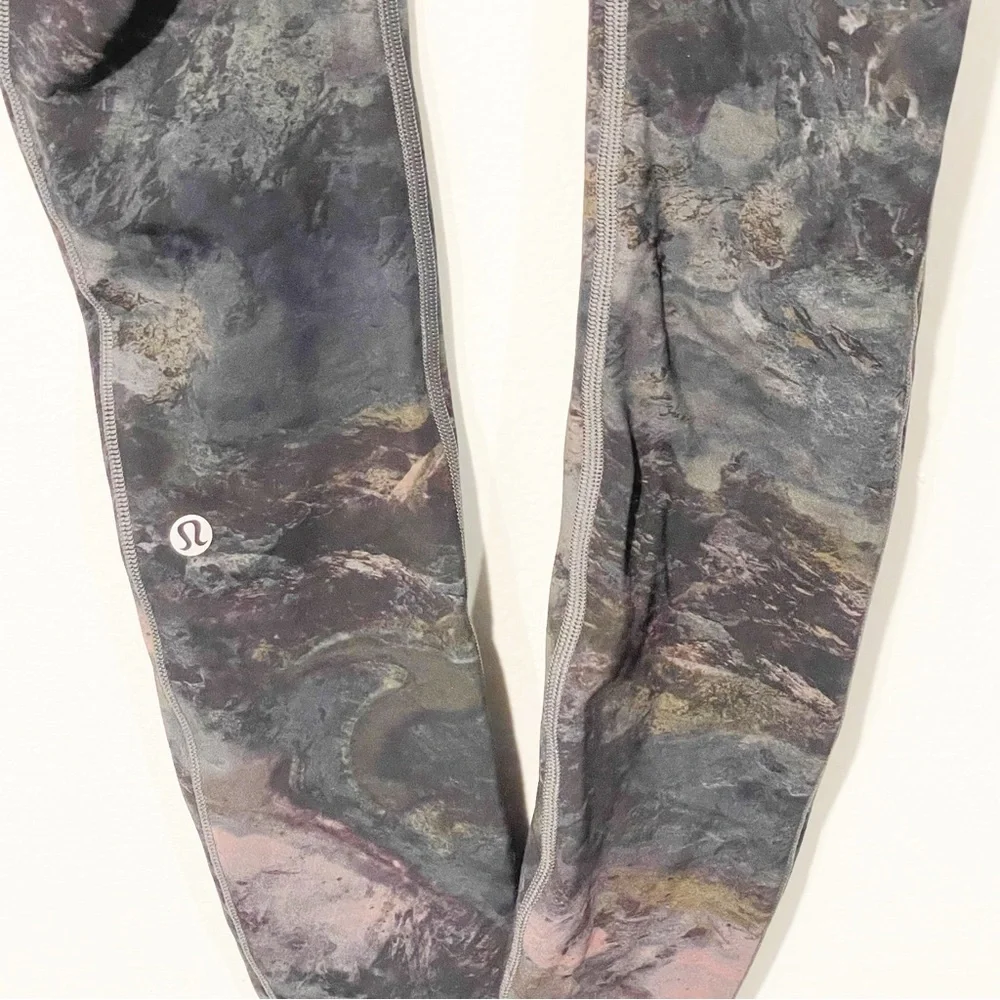 Lululemon Size 2 Wunder Under Low-Rise Tight Full-On Luxtreme 28